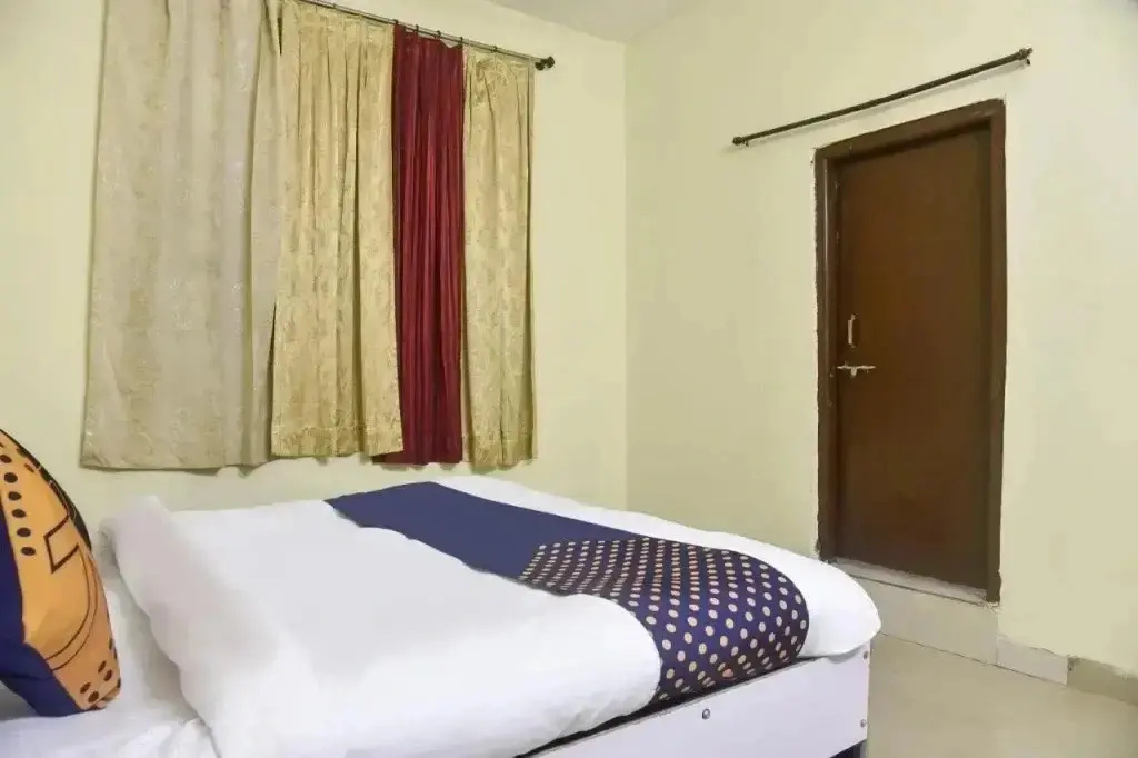 G Star Hotel by OYO Rooms