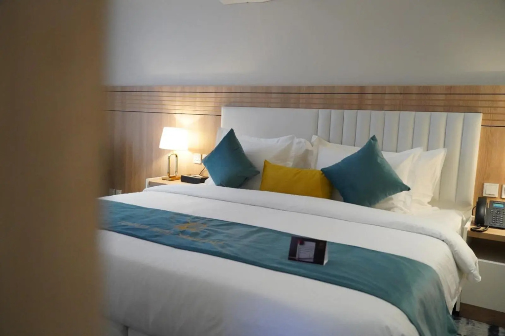 Leopard Hotel — 5