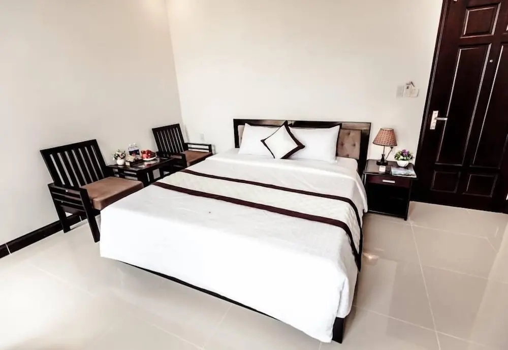 Superior Double room with city view (full double bed)