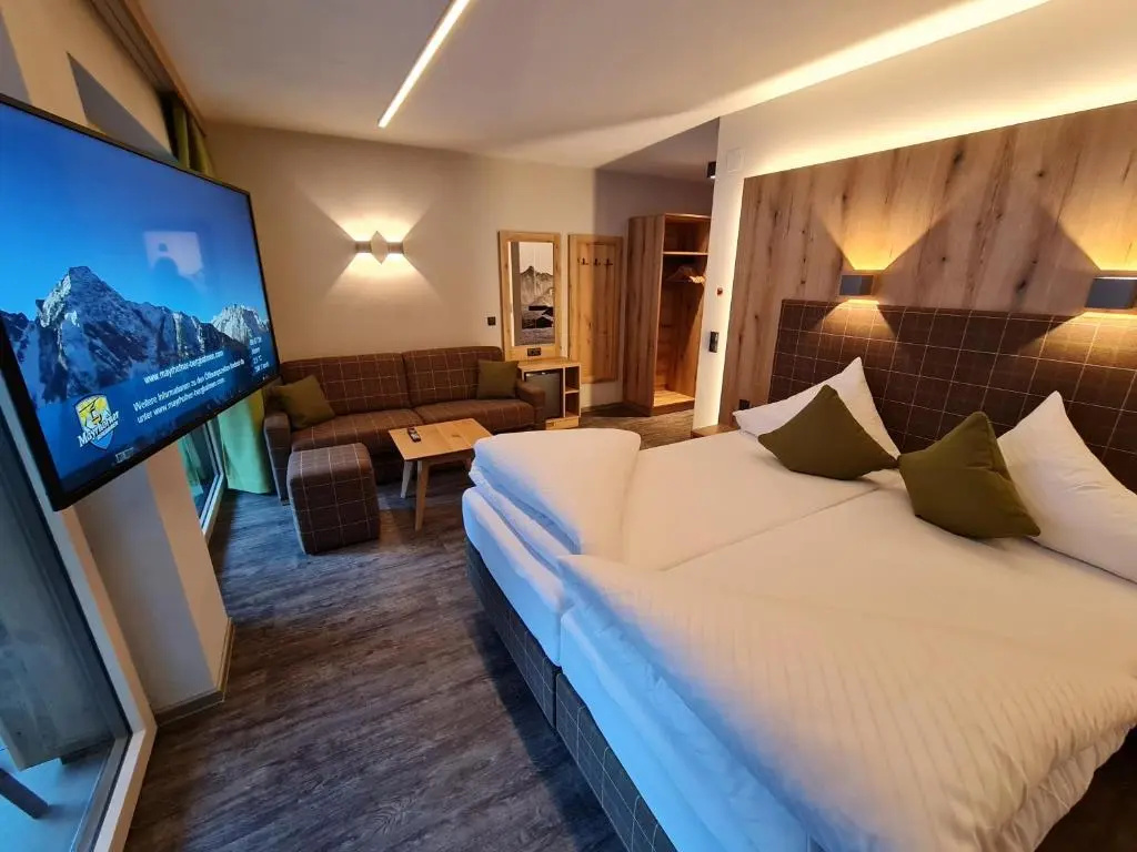 Superior Double room with balcony (full double bed)
