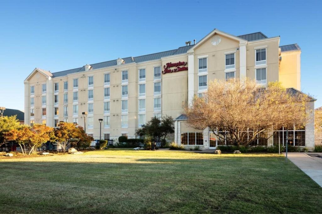 Hampton Inn & Suites Austin-Airport image