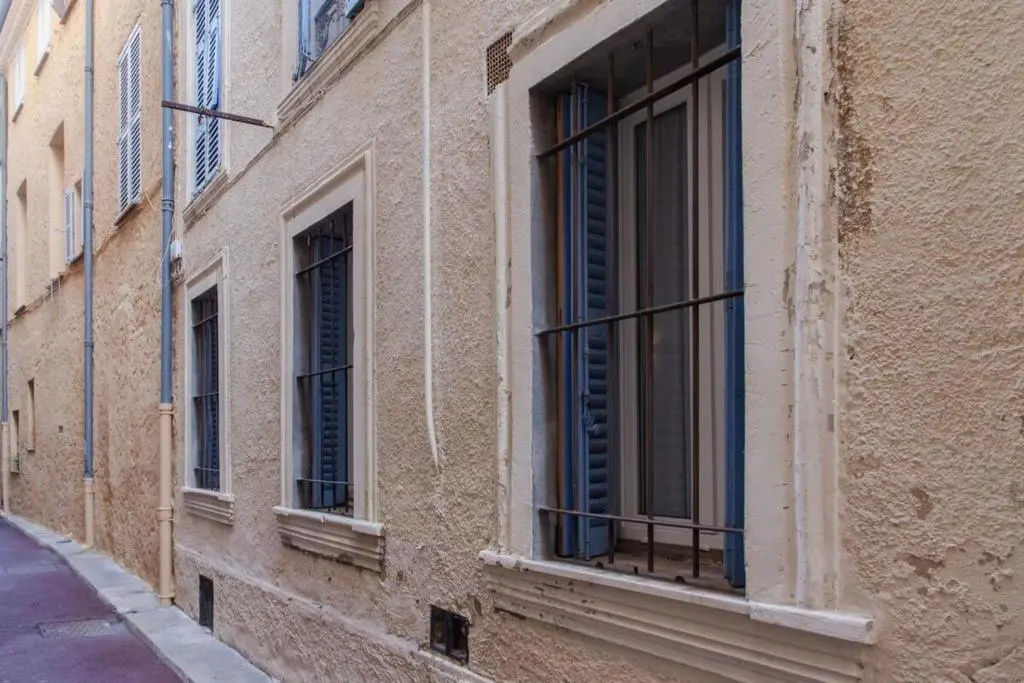 Air-conditioned furnished studio in a quiet area in the Viel Antibes