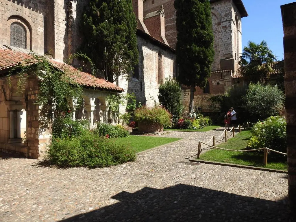Appartement dans le cloître Saint Salvy à Albi.