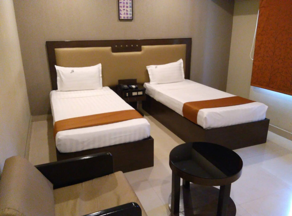 FabHotel Santhome Inn - Général