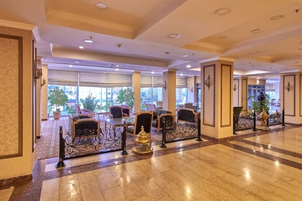 Отель Grand Mir — фото 2