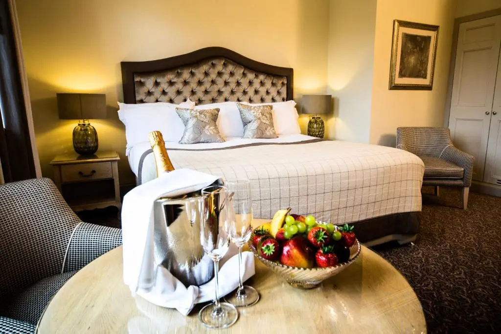 Deluxe Double room (full double bed)
