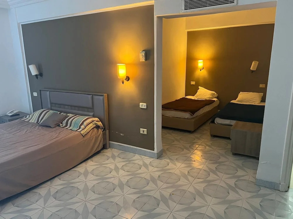 Standard Quadruple room with sea view