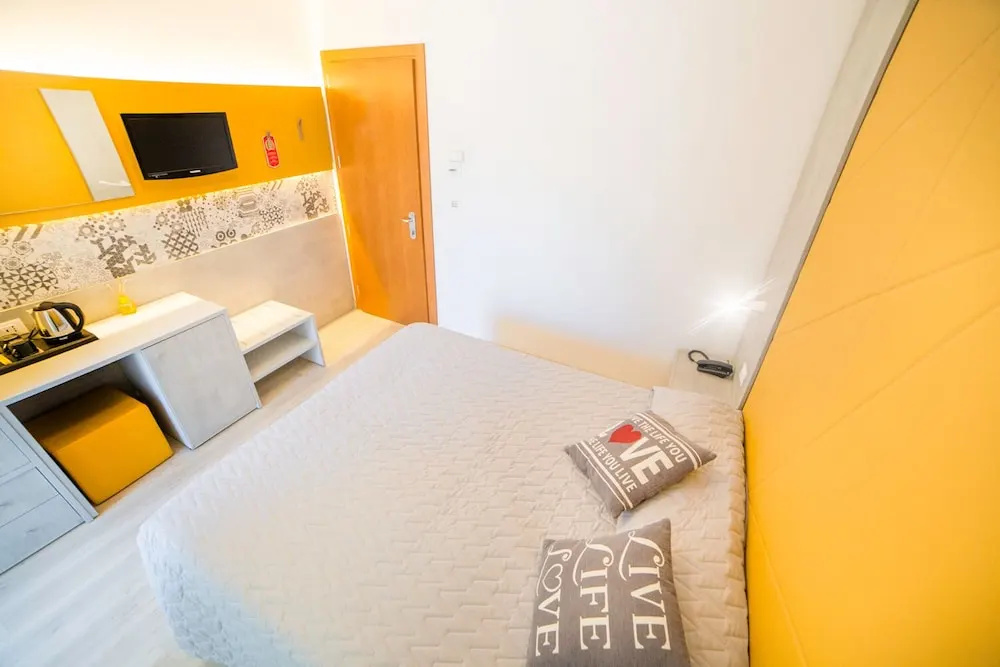 1 Bedroom Standard Double room with balcony and with courtyard view (full double bed)