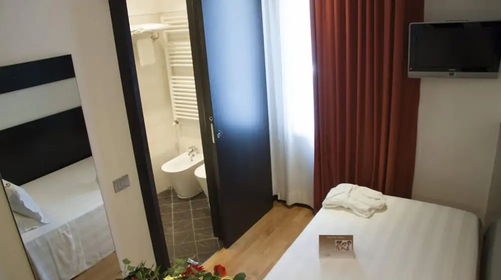 Card International Hotel - Chambres