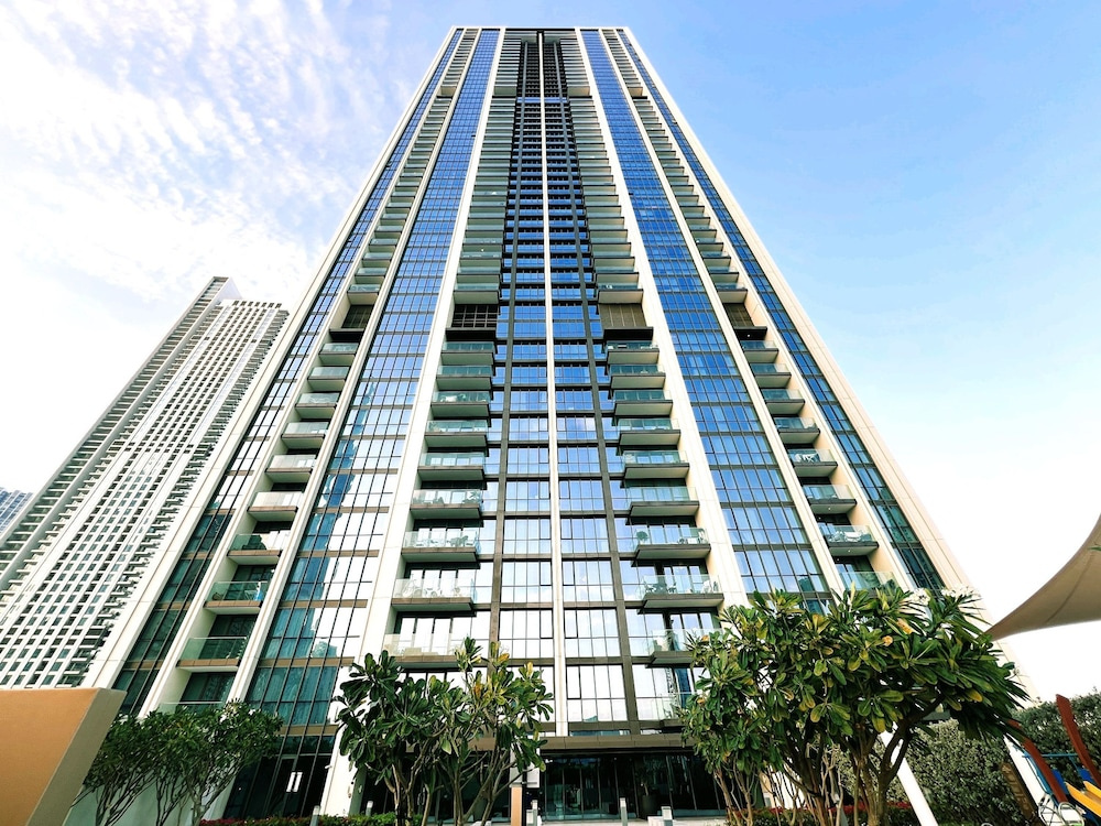 Downtown Escape Lush 2BR w Burj Khalifa View