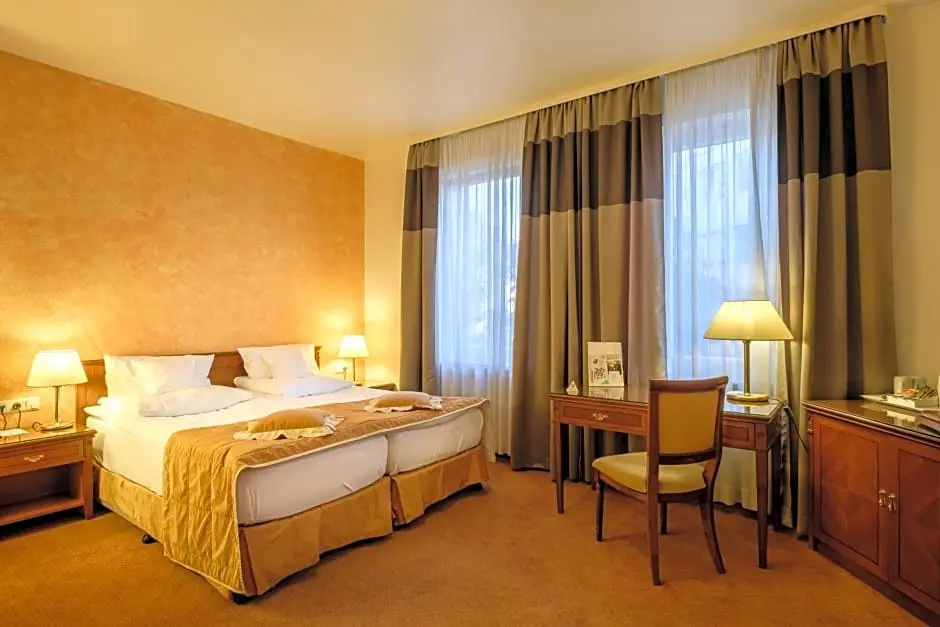 Hotel Hohenstaufen KG - Chambres