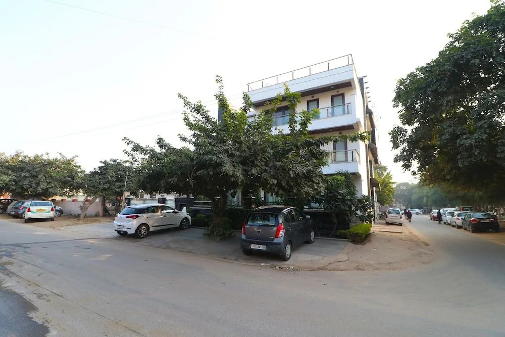 OYO 26915 Hotel North East Residency