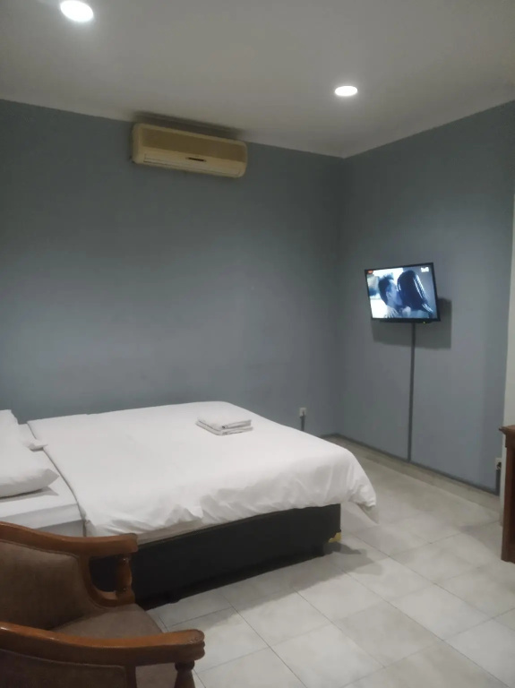 Deluxe Double room (full double bed)