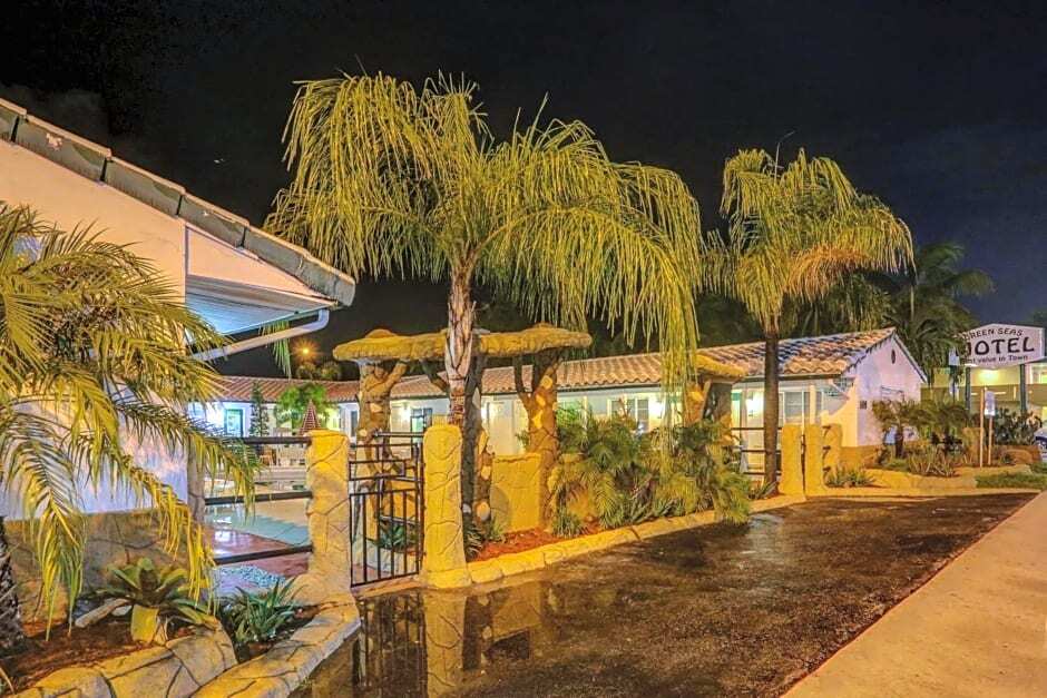 Green Seas Motel image