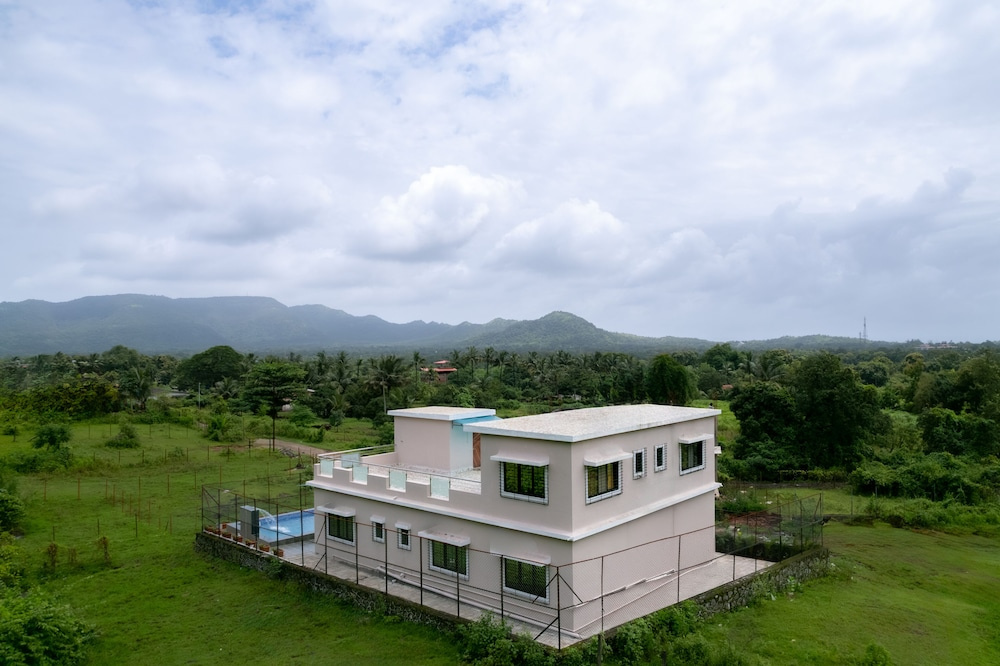 Alaya Stays The Fernstead 5BHK Villa