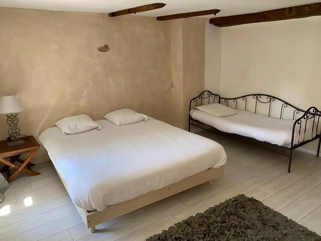 Comfort Double room (full double bed)