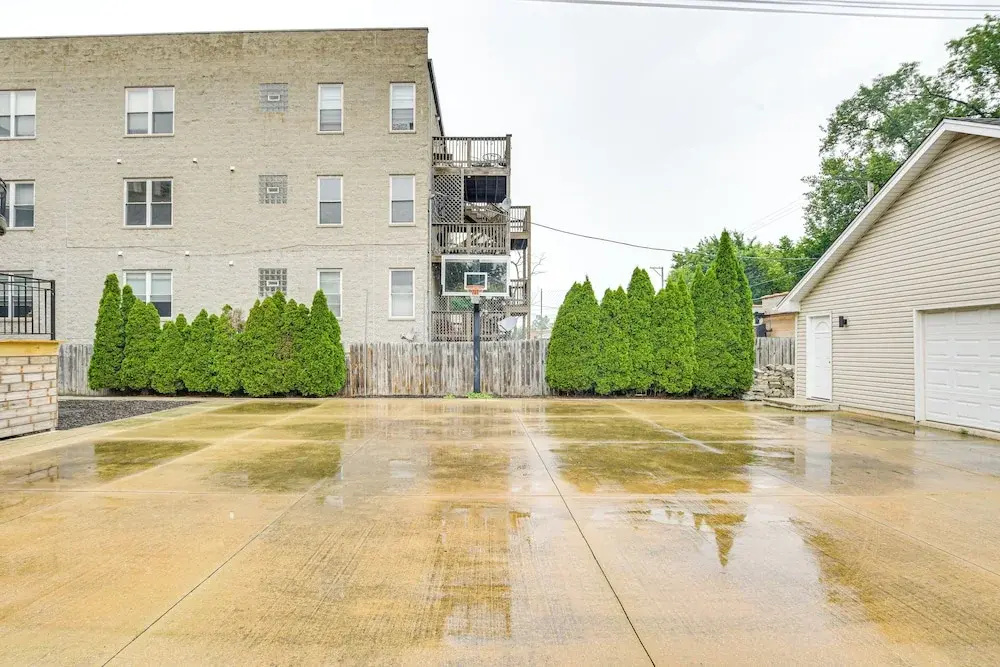 Walk to Lake Michigan: Chicago Apt w/ Yard