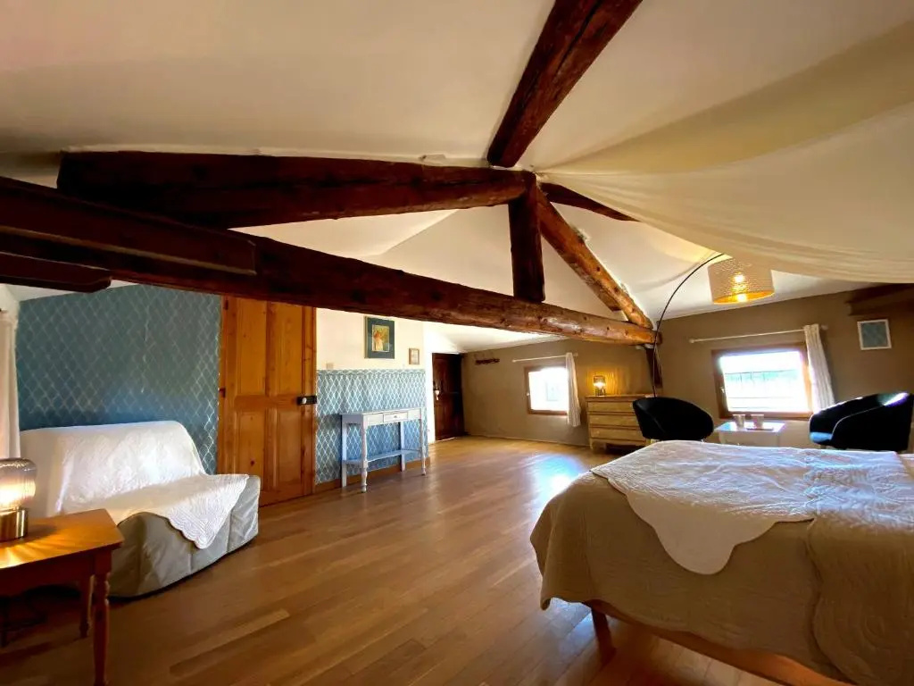 Standard Double room with pool view (full double bed)