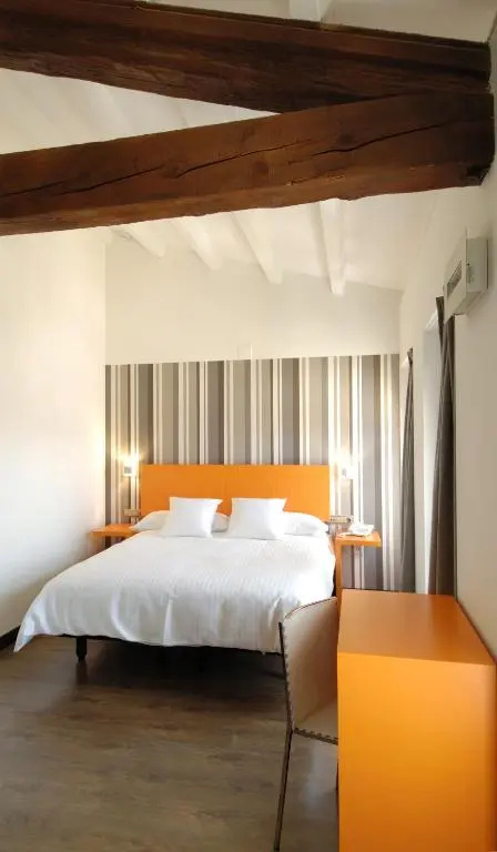 Hotel Cienbalcones - Chambres