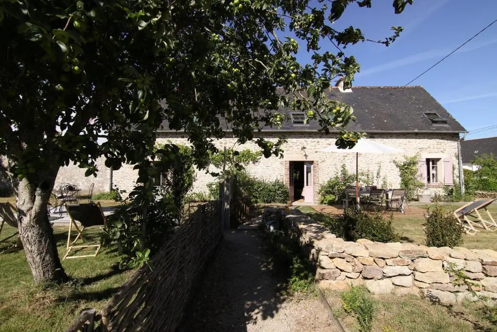 2 Bedrooms Cottage