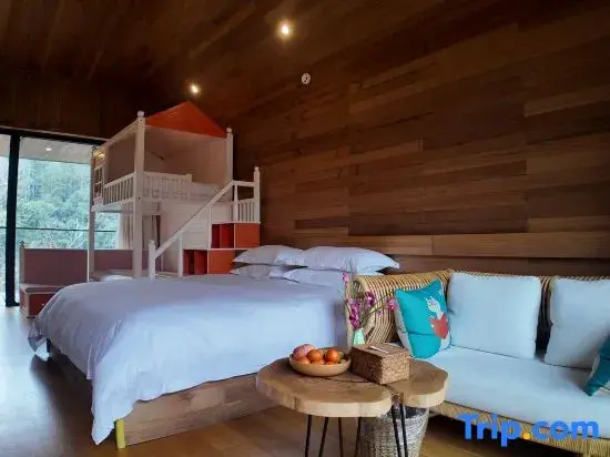 Standard Double Family room with balcony (bunk bed)