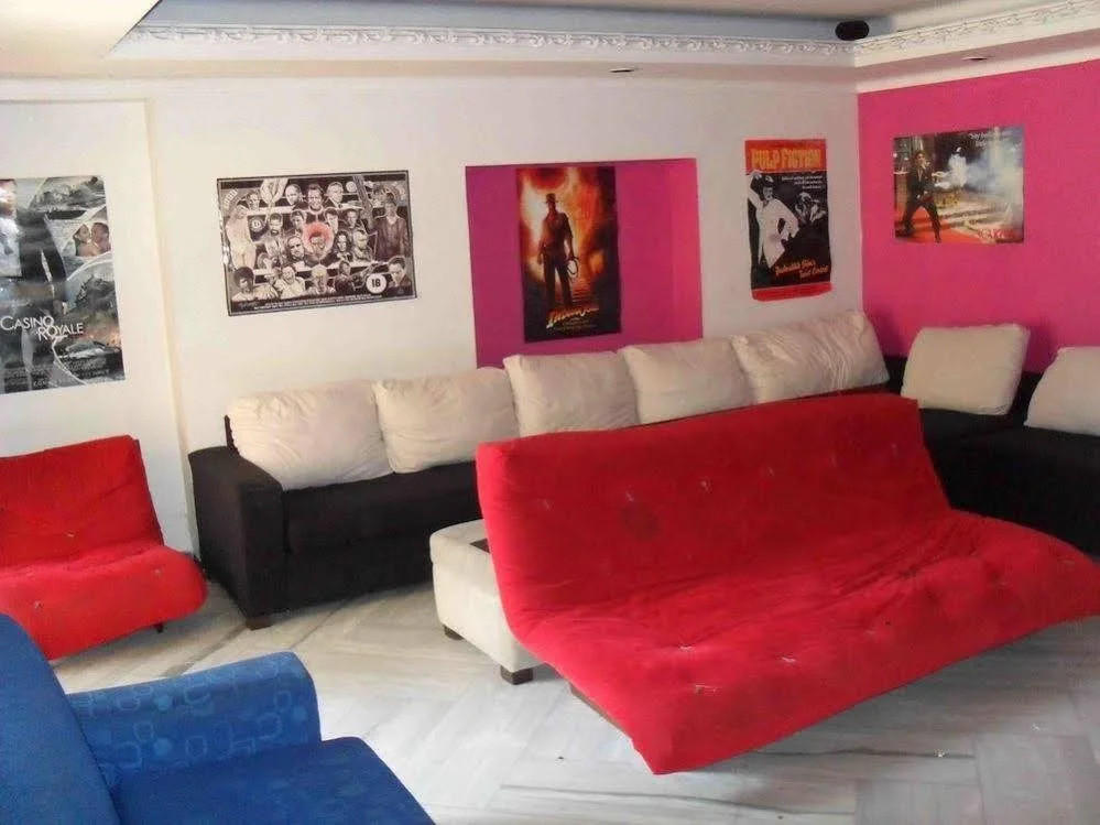 Pitstop Guest House