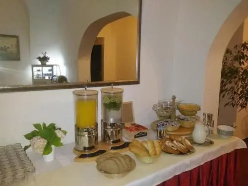 Food & Beverage