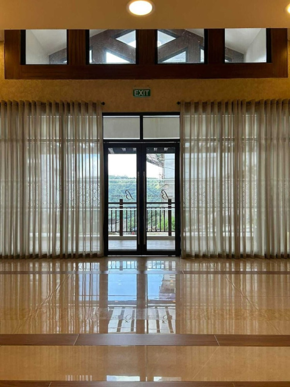 Twin Lakes Tagaytay by JC Staycation