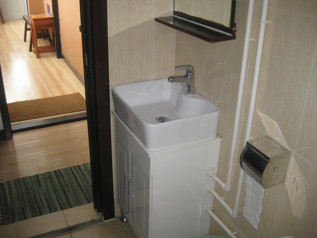 Beijing Downtown Backpackers Accommodation by null