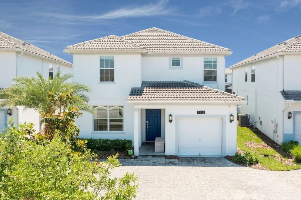 Modern 5BR Oasis Near Disney - Pvt Pool - 4712sl