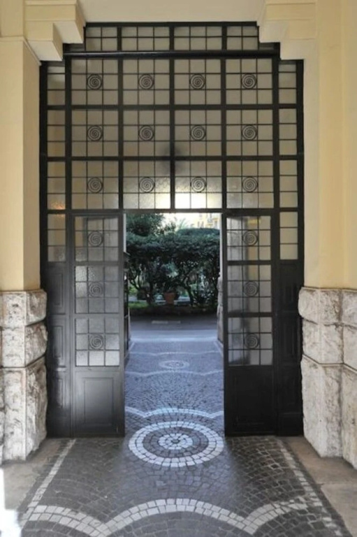 Stylish and Chic 4 Bed/3 Bath in a Great Area