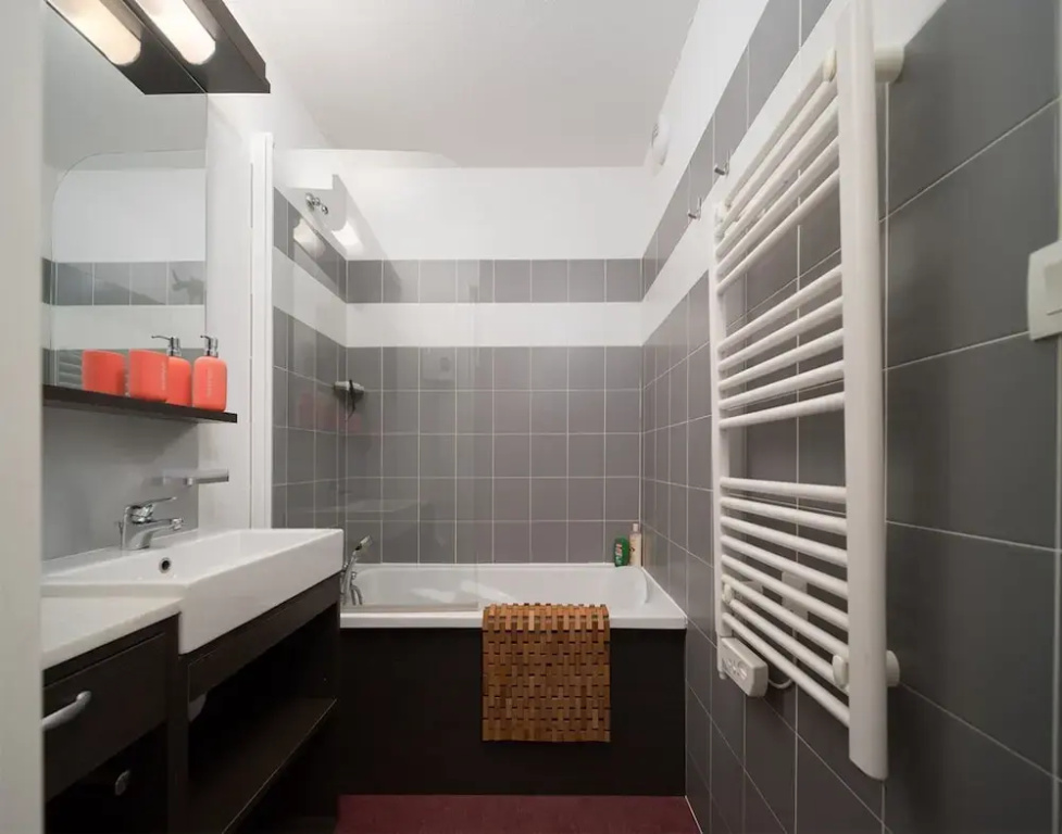 Afficher la photo 6 — Apartment in France With Mountain Views & Pool