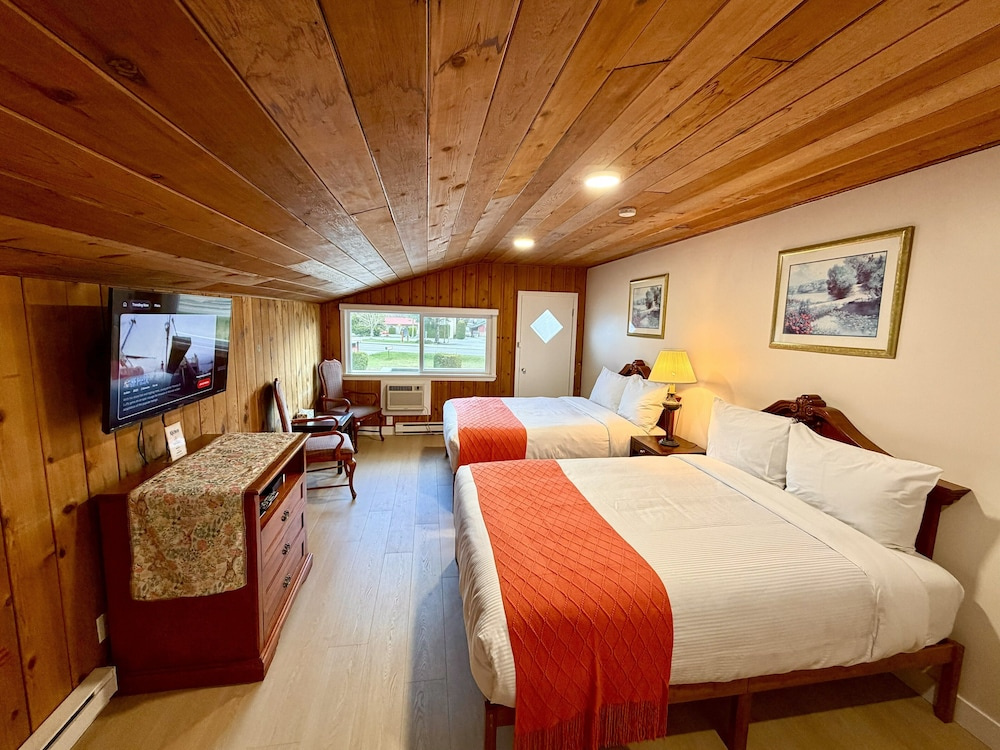 Quadruple Suite with river view