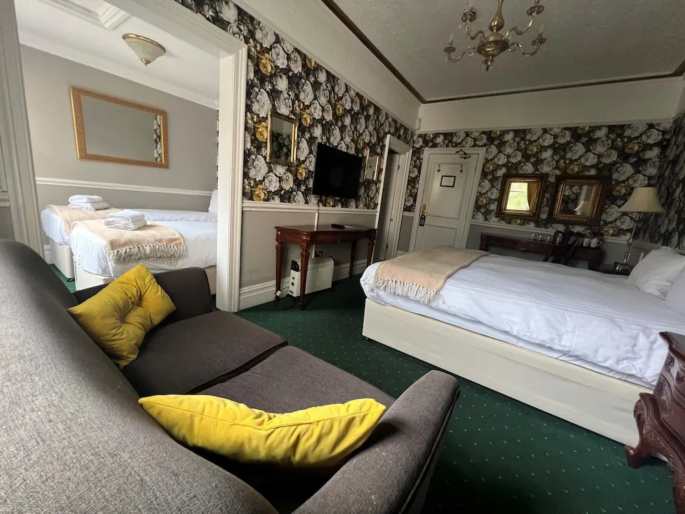 Brook Hall Hotel - Général