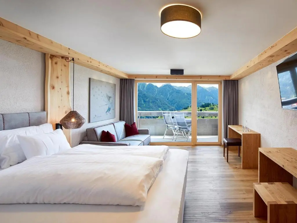 Superior Double room with balcony (full double bed)