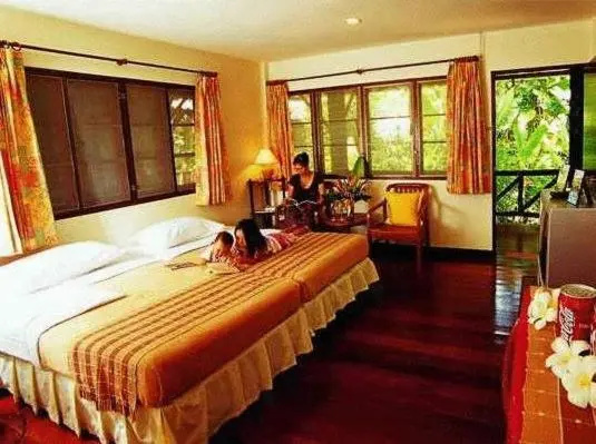 Baan Klang Aow Beach Resort - Chambres