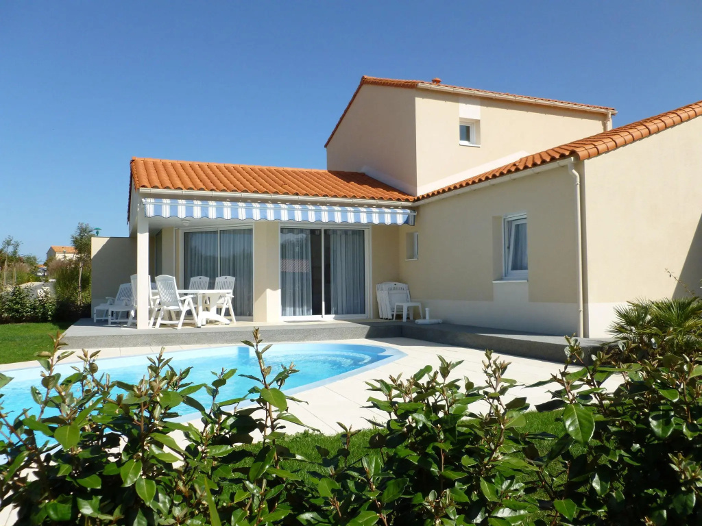 Villa in France With Private Heated Pool