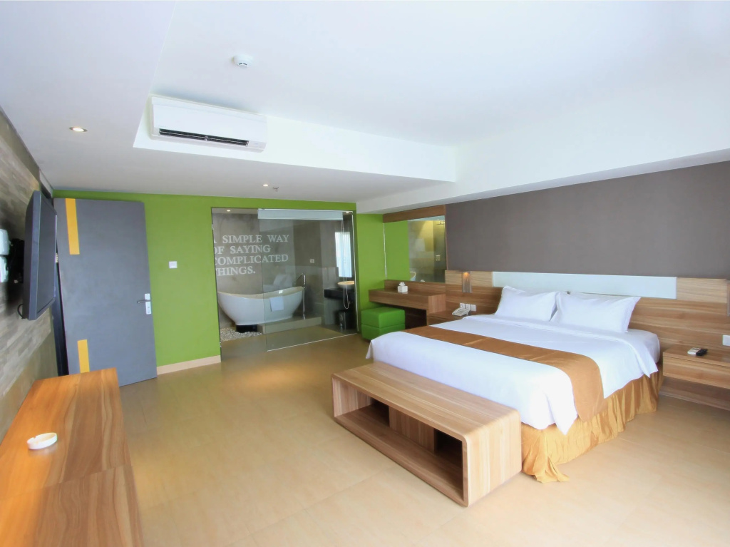 Deluxe Double room (full double bed)