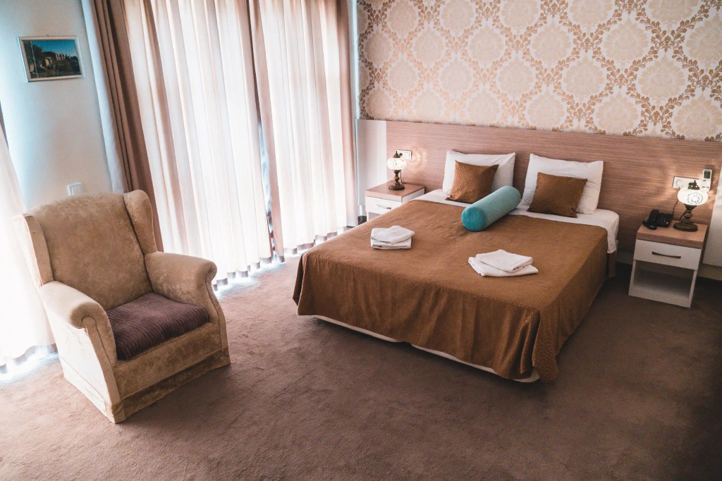 Standard Double room (full double bed)