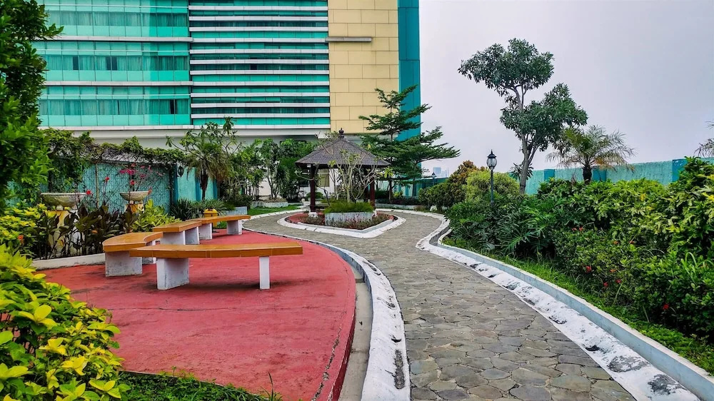 Spacious 3Br At Green Central City Glodok Apartment