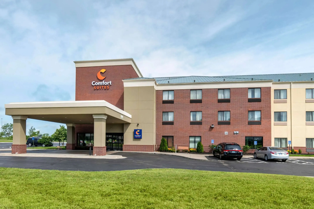 Comfort Suites Speedway - Kansas City