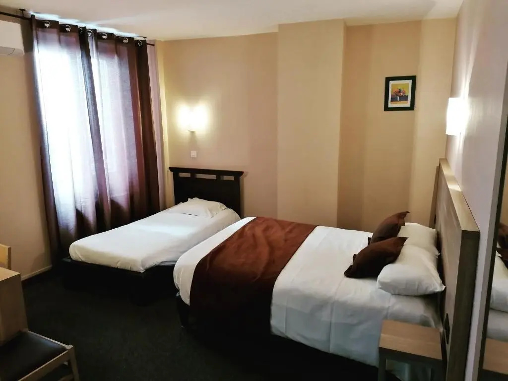 Standard Triple room