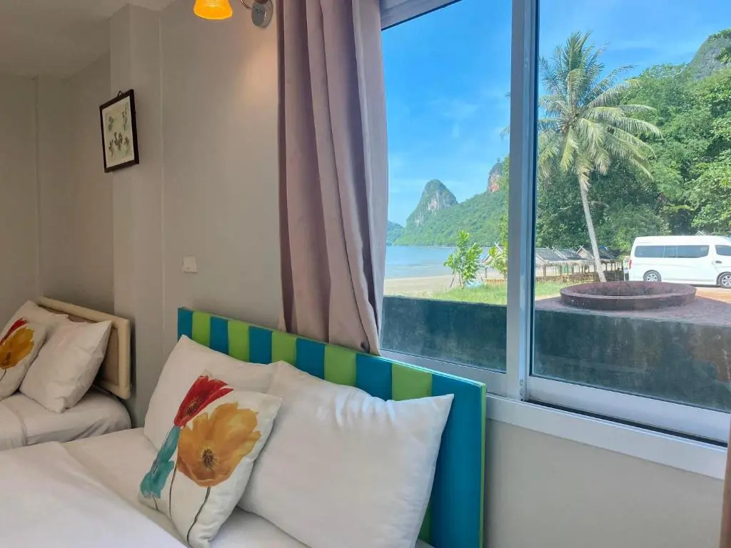 Standard Family room with sea view