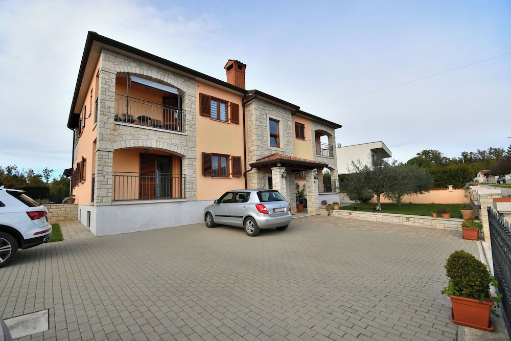 Apartment Nina