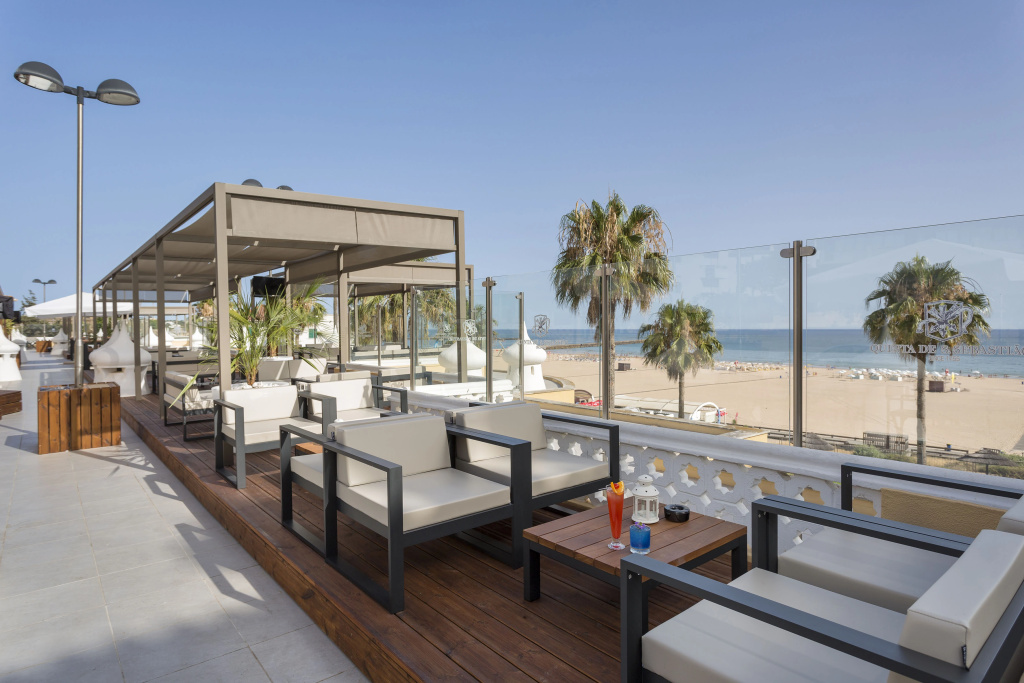 Beach & Waterfront