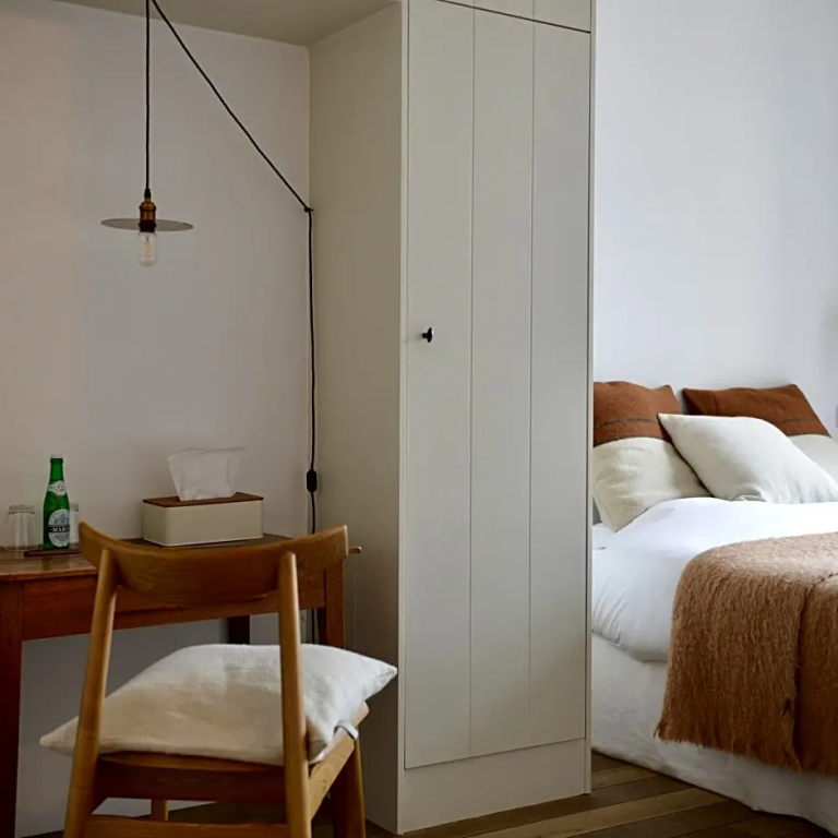 Comfort room