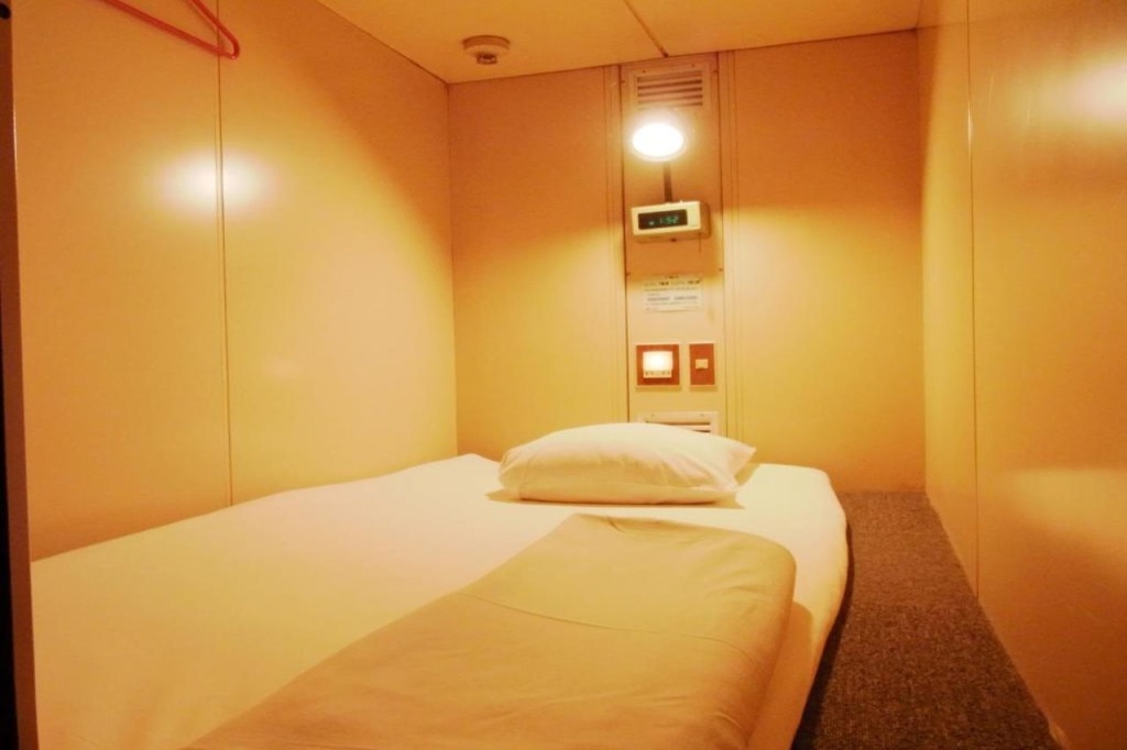 Capsule Hotel Block Room — фото