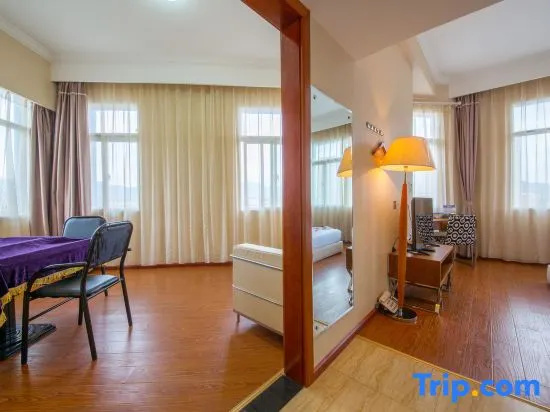 Deluxe Suite