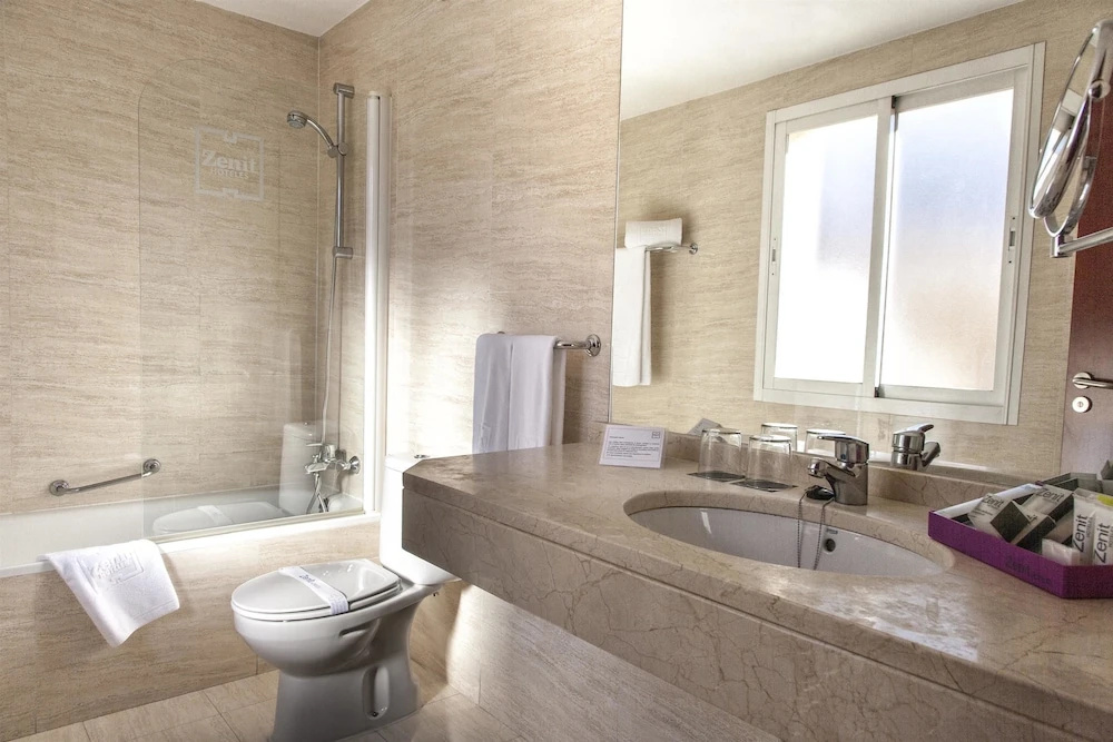 Hotel Zenit Malaga - Chambres