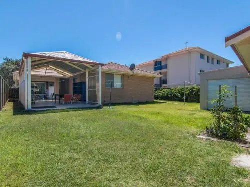 Bubsys Beach House at Pebbly